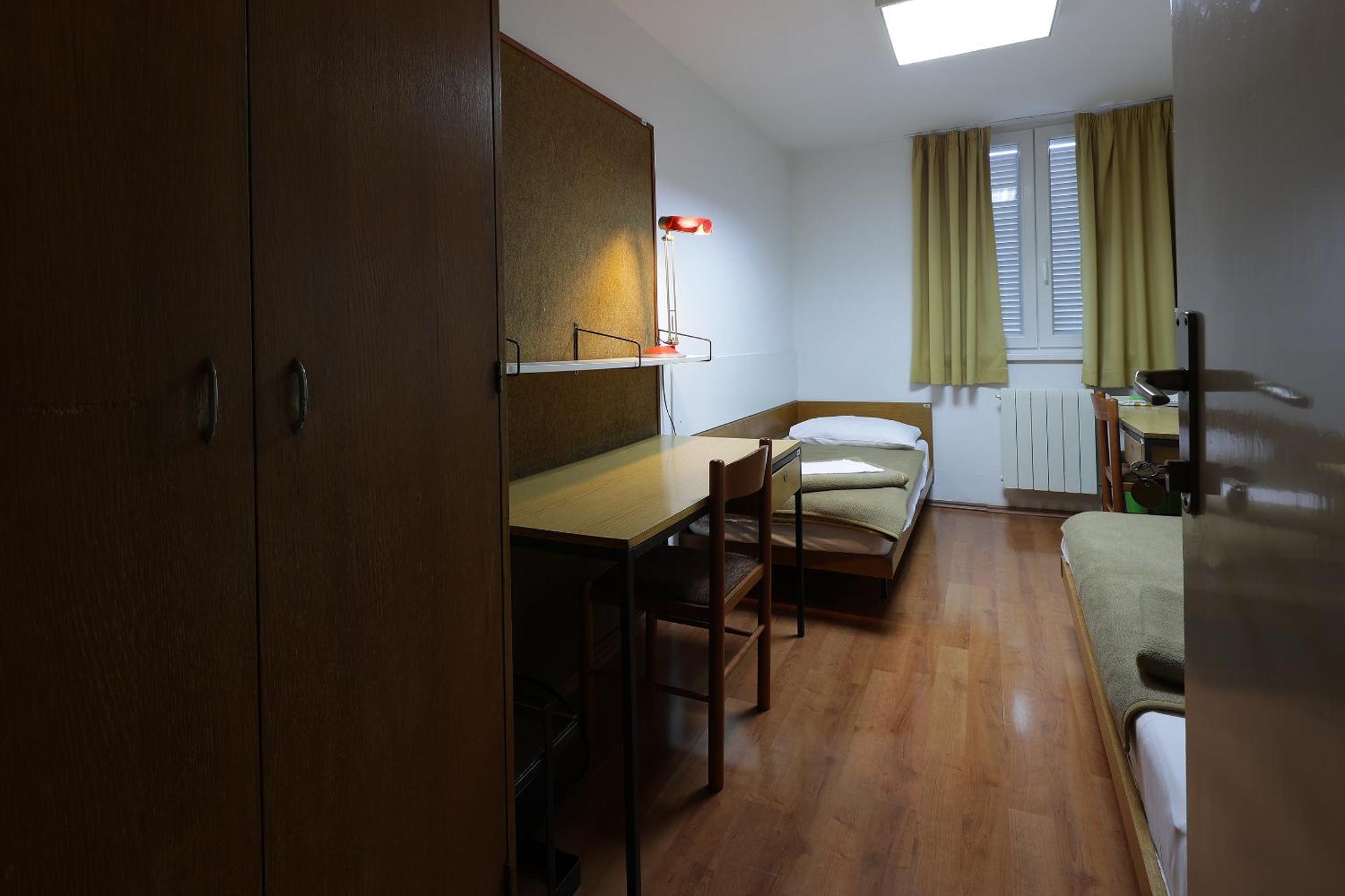 Rijeka Budget Rooms Стая снимка